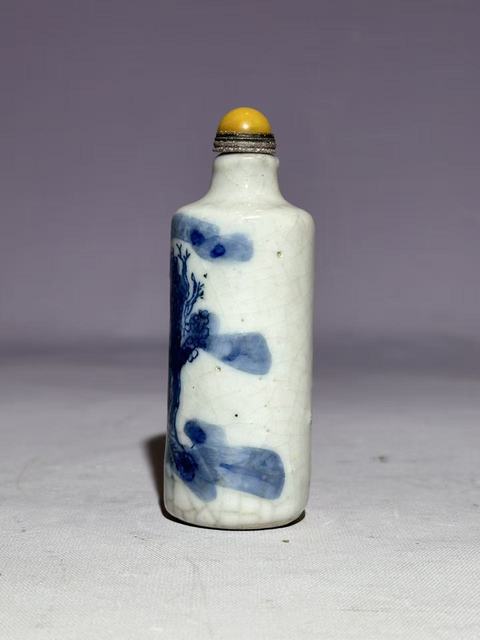 古玩陶瓷青花山水人物鼻煙壺真品鑒賞圖