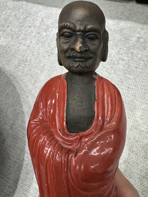 古玩陶瓷石灣窯羅漢造像真品鑒賞圖