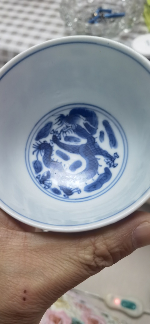 古玩陶瓷青花龍鳳紋杯真品鑒賞圖