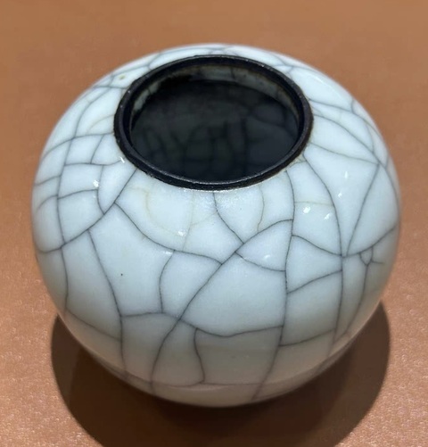 古玩陶瓷哥釉水盂真品鑒賞圖