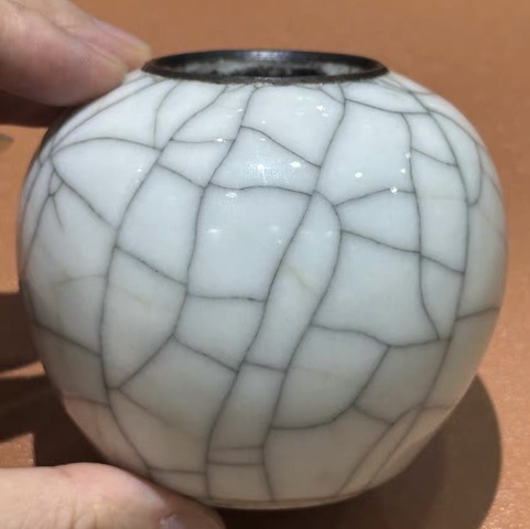 古玩陶瓷哥釉水盂真品鑒賞圖