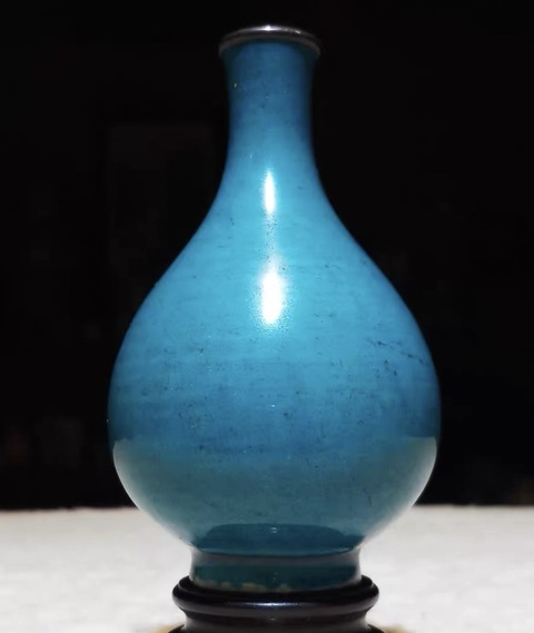 古玩陶瓷乾隆孔雀藍膽瓶真品鑒賞圖