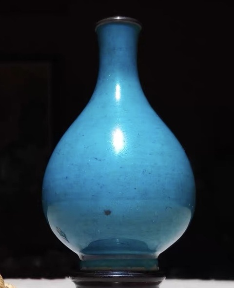 古玩陶瓷乾隆孔雀藍膽瓶真品鑒賞圖