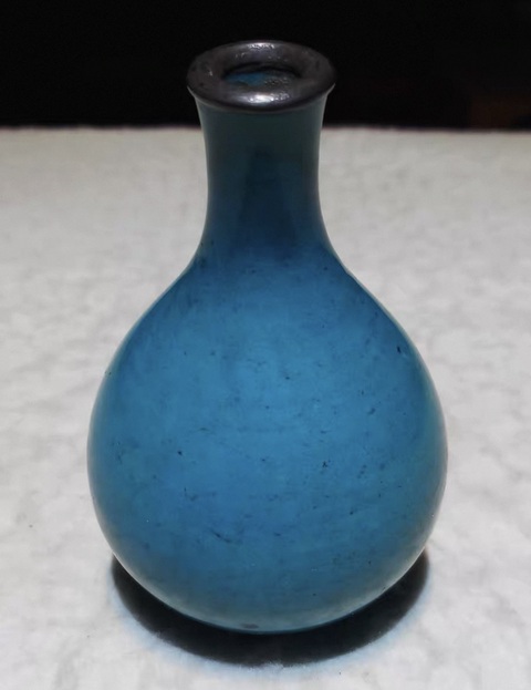 古玩陶瓷乾隆孔雀藍膽瓶真品鑒賞圖