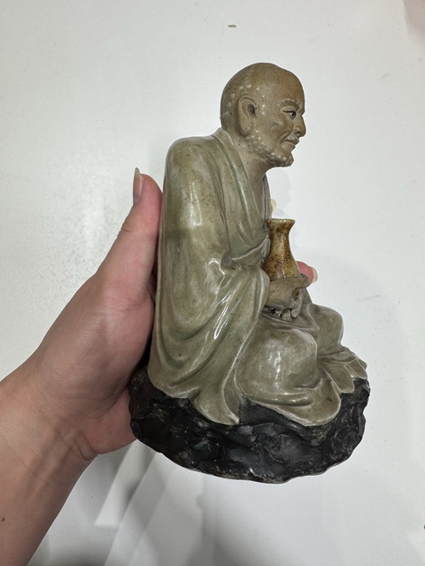 古玩陶瓷石灣窯青釉羅漢造像真品鑒賞圖