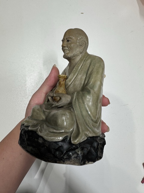 古玩陶瓷石灣窯青釉羅漢造像真品鑒賞圖