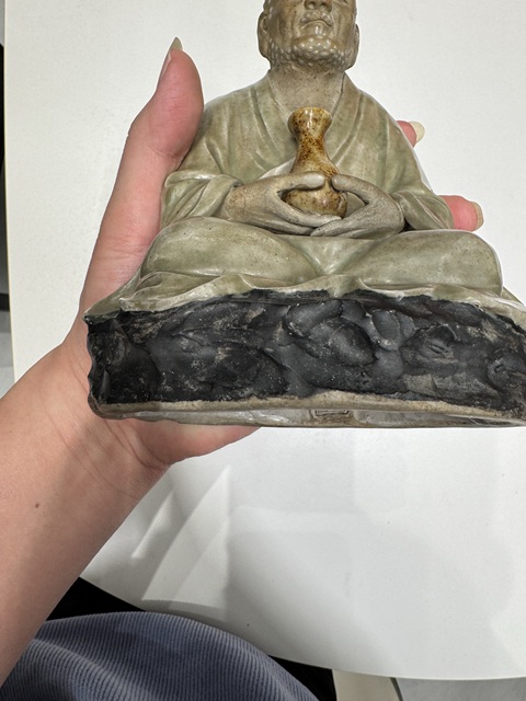 古玩陶瓷石灣窯青釉羅漢造像真品鑒賞圖