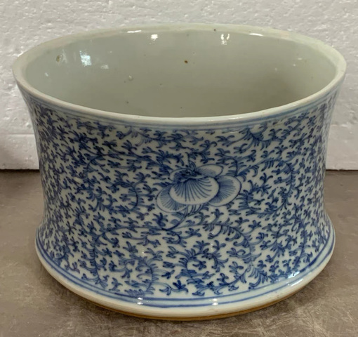 古玩陶瓷纏枝花卉紋青花束腰筆海真品鑒賞圖