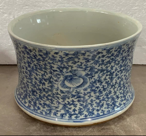 古玩陶瓷纏枝花卉紋青花束腰筆海真品鑒賞圖