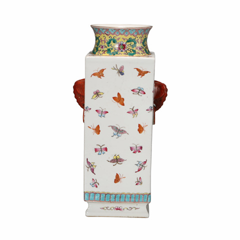 古玩陶瓷清晚期蝴蝶方瓶真品鑒賞圖