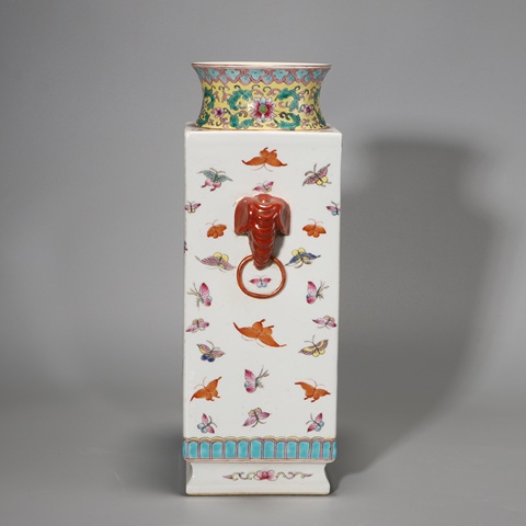 古玩陶瓷清晚期蝴蝶方瓶真品鑒賞圖