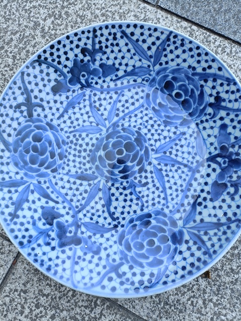 古玩陶瓷花卉紋青花盤真品鑒賞圖