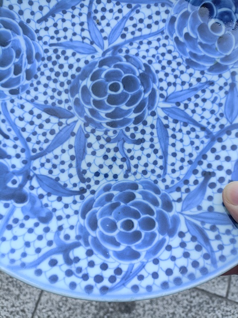 古玩陶瓷花卉紋青花盤真品鑒賞圖