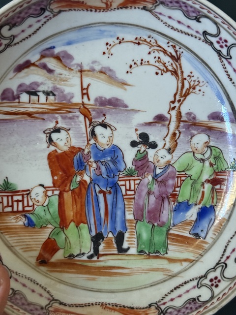 古玩陶瓷人物紋廣彩盤真品鑒賞圖