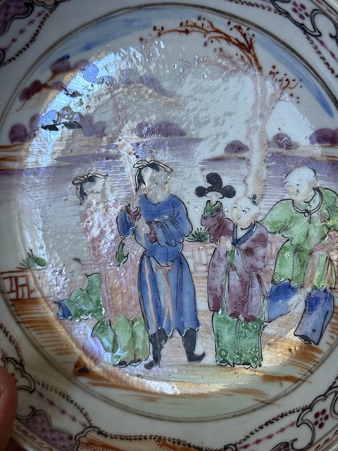 古玩陶瓷人物紋廣彩盤真品鑒賞圖