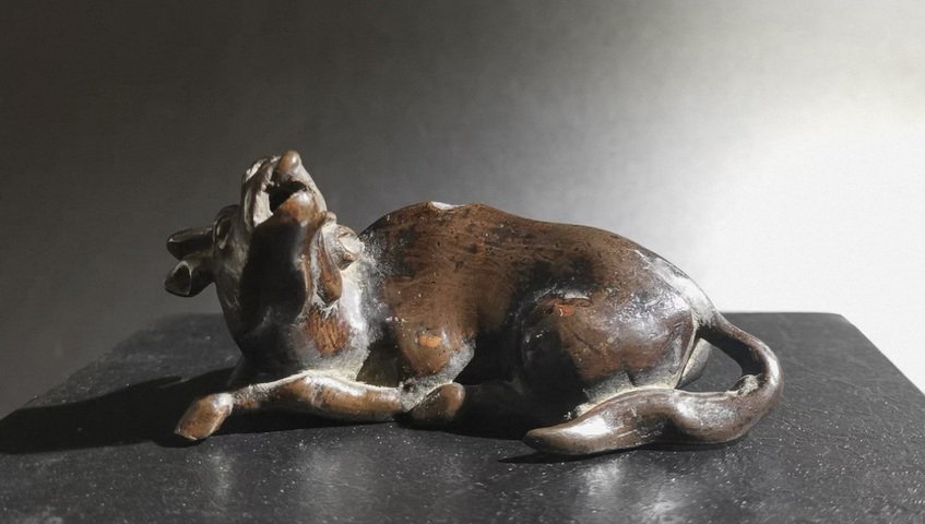 古玩銅器牛型銅硯滴真品鑒賞圖