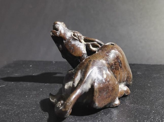 古玩銅器牛型銅硯滴真品鑒賞圖