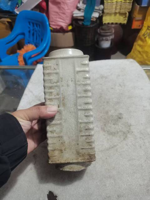 古玩陶瓷哥釉琮式瓶真品鑒賞圖