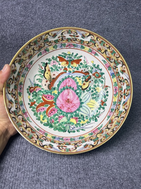 古玩陶瓷粉彩福壽紋百蝶大碗真品鑒賞圖
