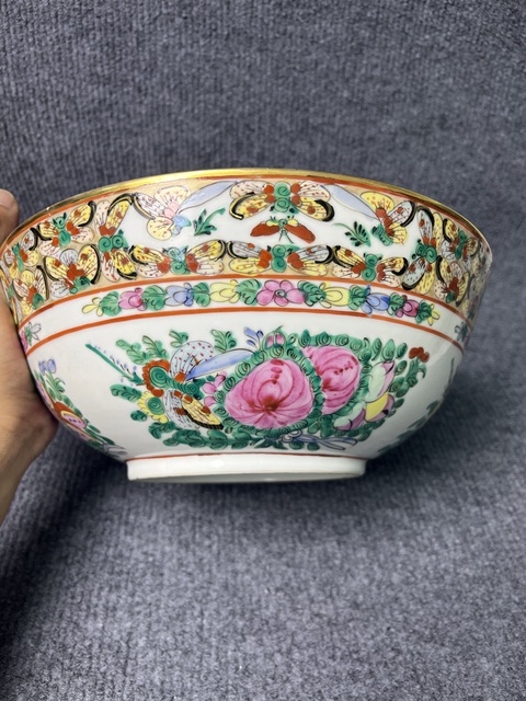 古玩陶瓷粉彩福壽紋百蝶大碗真品鑒賞圖