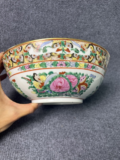 古玩陶瓷粉彩福壽紋百蝶大碗真品鑒賞圖