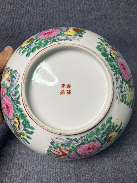 古玩陶瓷粉彩福壽紋百蝶大碗真品鑒賞圖