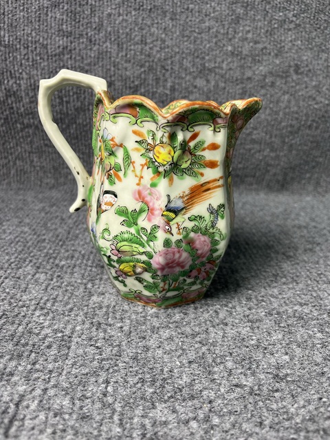 古玩陶瓷廣彩人物故事紋花口杯真品鑒賞圖