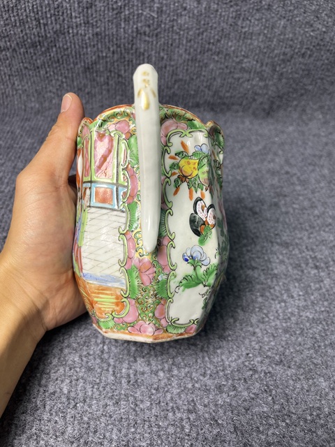 古玩陶瓷廣彩人物故事紋花口杯真品鑒賞圖