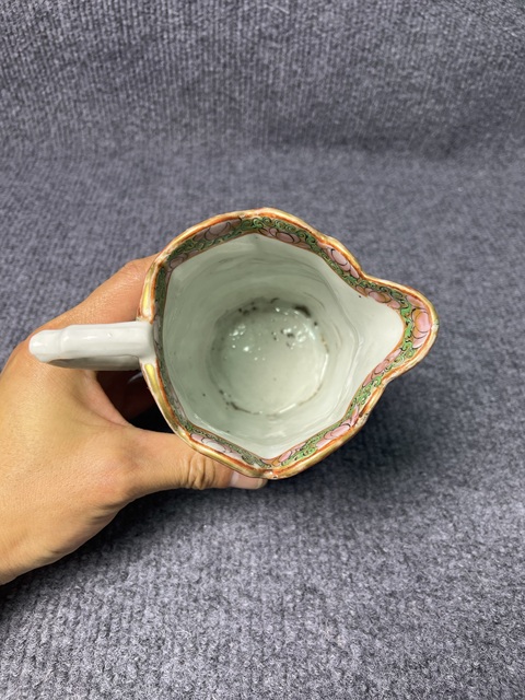 古玩陶瓷廣彩人物故事紋花口杯真品鑒賞圖