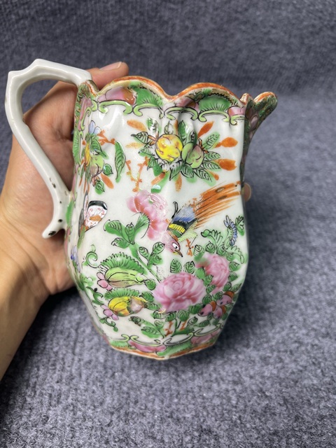 古玩陶瓷廣彩人物故事紋花口杯真品鑒賞圖