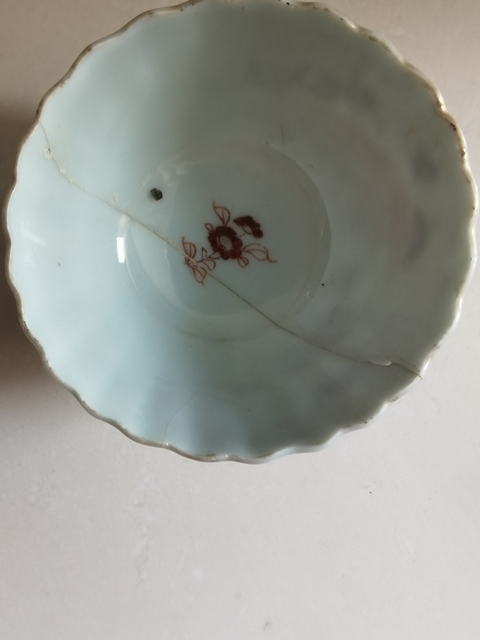 古玩陶瓷清早期礬紅彩碗真品鑒賞圖