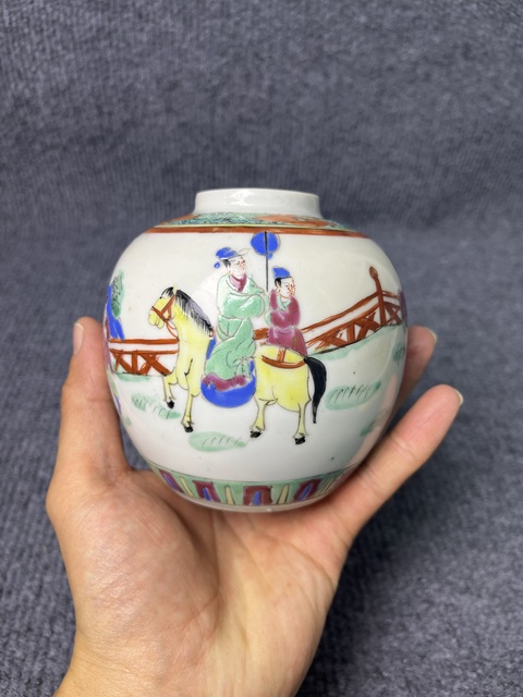 古玩陶瓷粉彩西廂記人物故事紋罐真品鑒賞圖