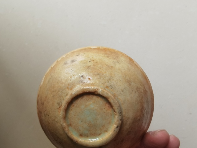 古玩陶瓷芒口圈足覆燒工藝影青碗真品鑒賞圖