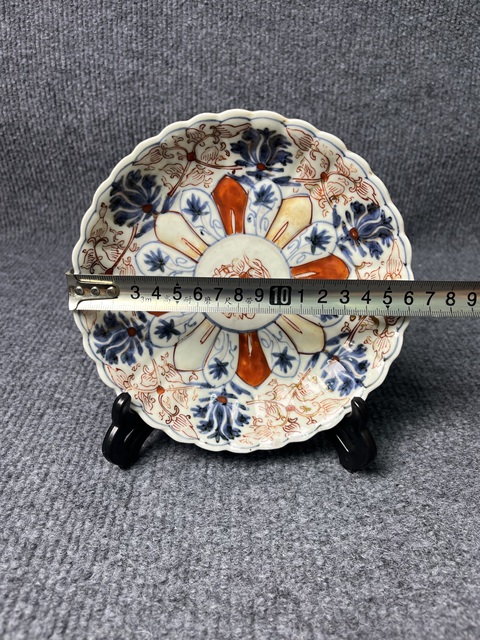 古玩陶瓷青花礬紅描金花卉紋盤真品鑒賞圖