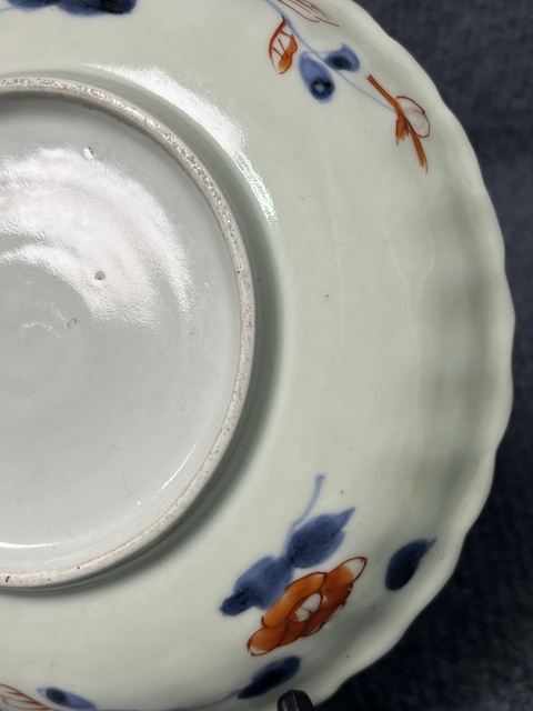 古玩陶瓷青花礬紅描金花卉紋盤真品鑒賞圖