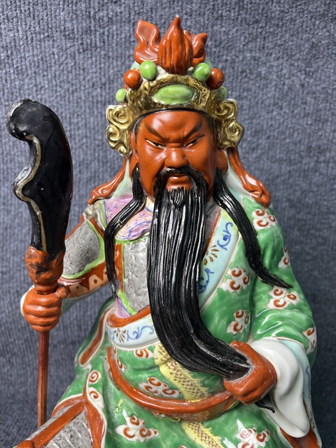 古玩陶瓷粉彩關公塑像真品鑒賞圖