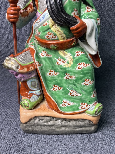 古玩陶瓷粉彩關公塑像真品鑒賞圖