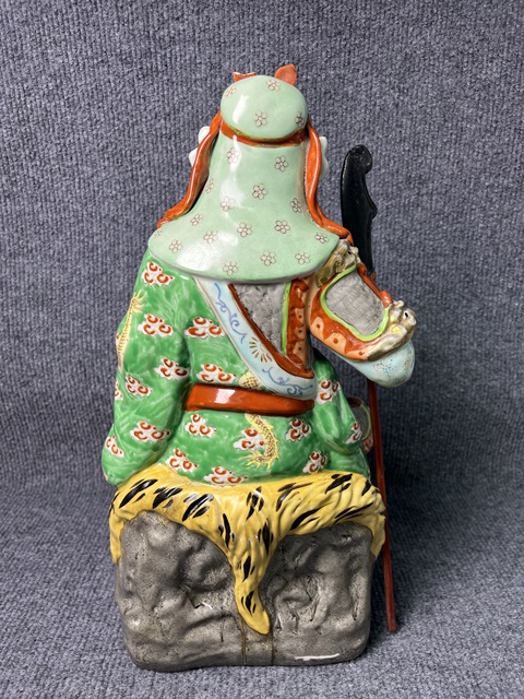 古玩陶瓷粉彩關公塑像真品鑒賞圖