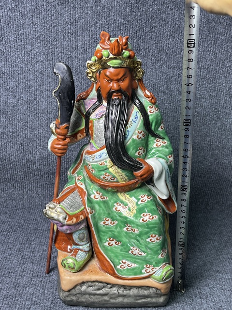 古玩陶瓷粉彩關公塑像真品鑒賞圖