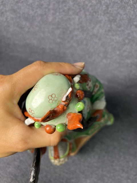 古玩陶瓷粉彩關公塑像真品鑒賞圖