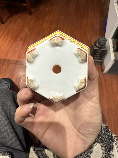 古玩陶瓷粉彩花盆真品鑒賞圖