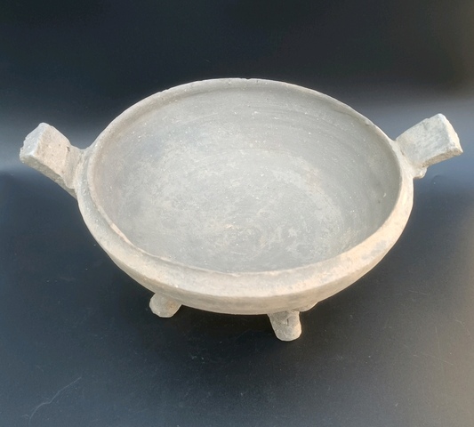 古玩陶瓷漢代～灰陶雙耳三足鼎拍賣，當前價格333元