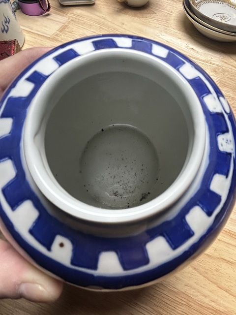 古玩陶瓷青花冰梅蓋罐真品鑒賞圖