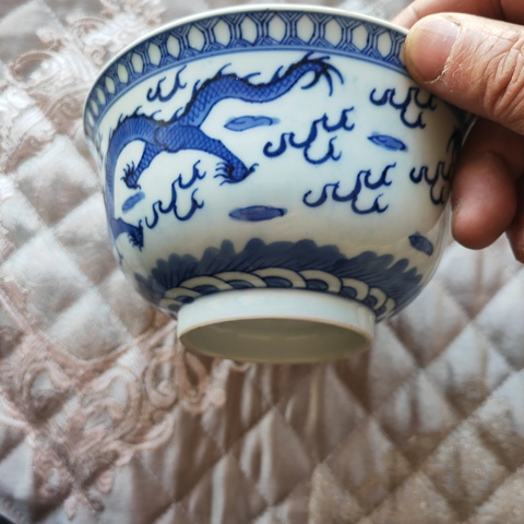 古玩陶瓷青花趕珠龍紋茶碗真品鑒賞圖