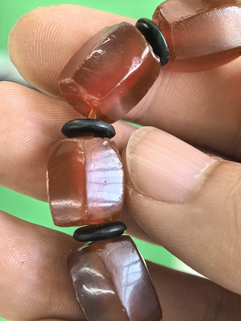 古玩雜項(xiàng)瑪瑙手串真品鑒賞圖