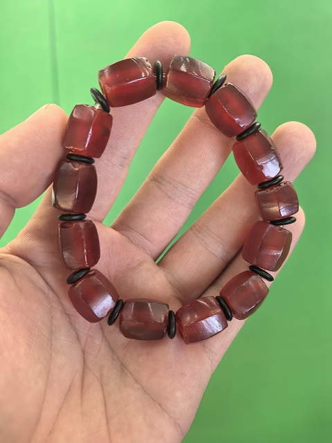 古玩雜項(xiàng)瑪瑙手串真品鑒賞圖