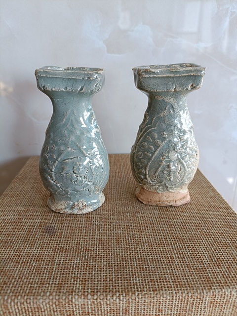 古玩陶瓷龍泉窯模印紋瓶真品鑒賞圖