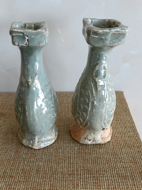 古玩陶瓷龍泉窯模印紋瓶真品鑒賞圖