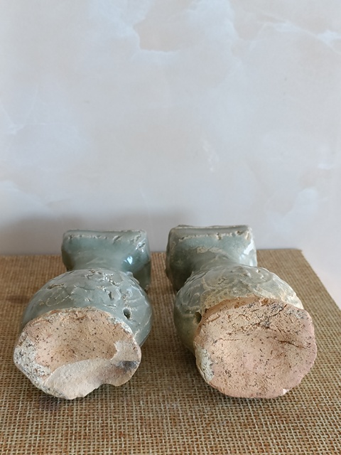 古玩陶瓷龍泉窯模印紋瓶真品鑒賞圖