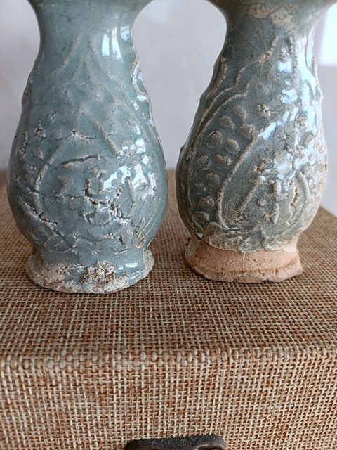 古玩陶瓷龍泉窯模印紋瓶真品鑒賞圖